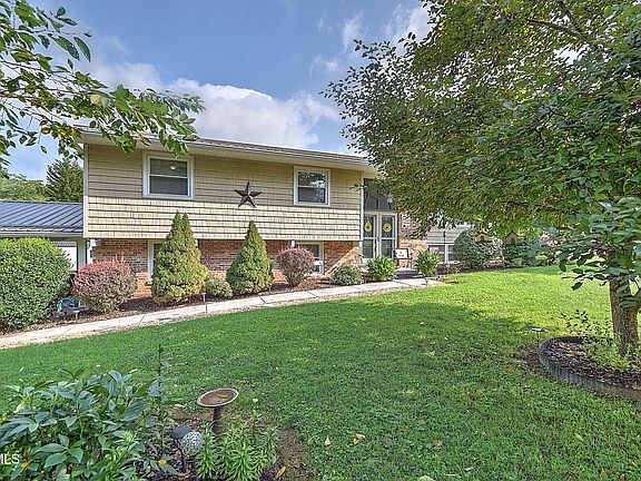 3rd image of 337 Montezuma Rd