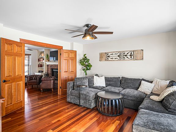 4th image of 621 Doral Ln