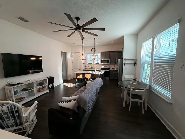 6873 Higgs Aly — Photo 10