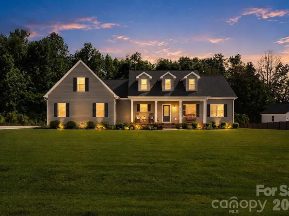 4175 Brandy Creek Ct, Clover, SC 29710
