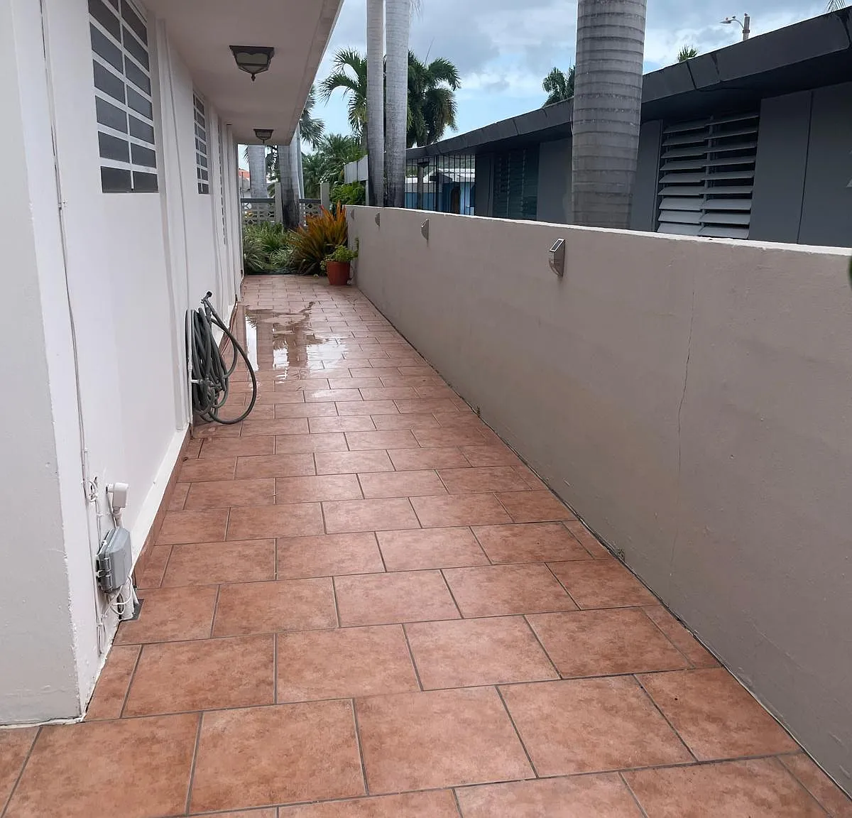 3 bed, 3.0 bath, 2100 sqft, $2,500 — Photo 4