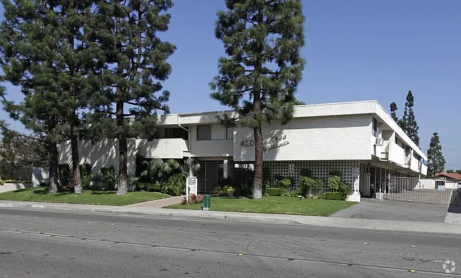 Pinetree Anaheim Apartments