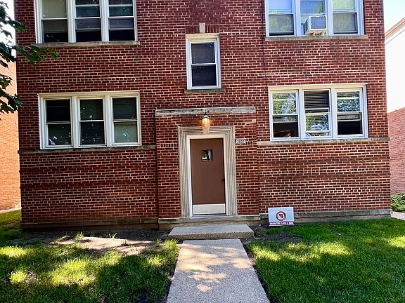 2nd image of 2837 W Summerdale Ave