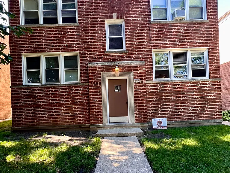 2837 W Summerdale Ave #1W — Photo 2