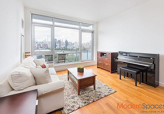 5th image of 1124 31st Ave APT 16C