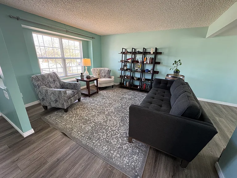 1361 Grass Valley Dr — Photo 2