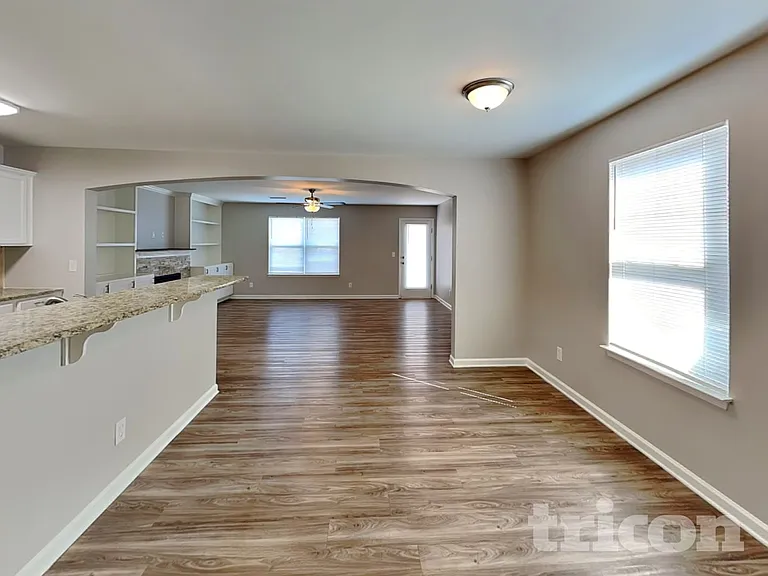 120 Altondale Dr — Photo 4
