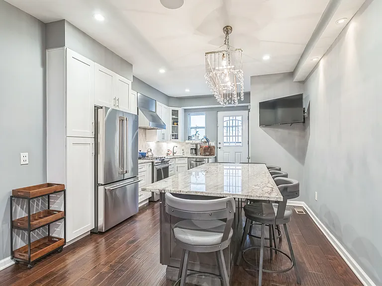 1153 N Hancock St — Photo 14