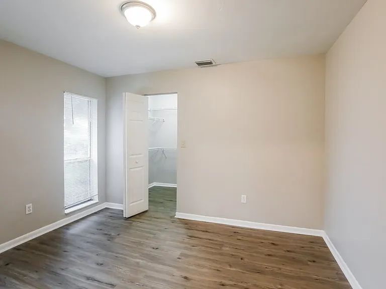 3701 NW 7th Ct — Photo 13