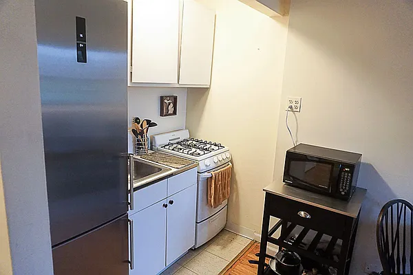 Rented by Francine Realty | media 2