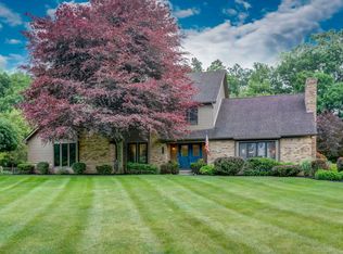 11166 Cherrylawn Dr, Brighton, MI