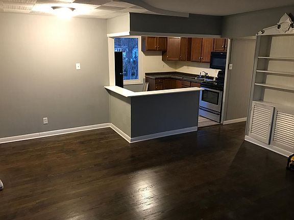 3rd image of 2208 Lovett Dr