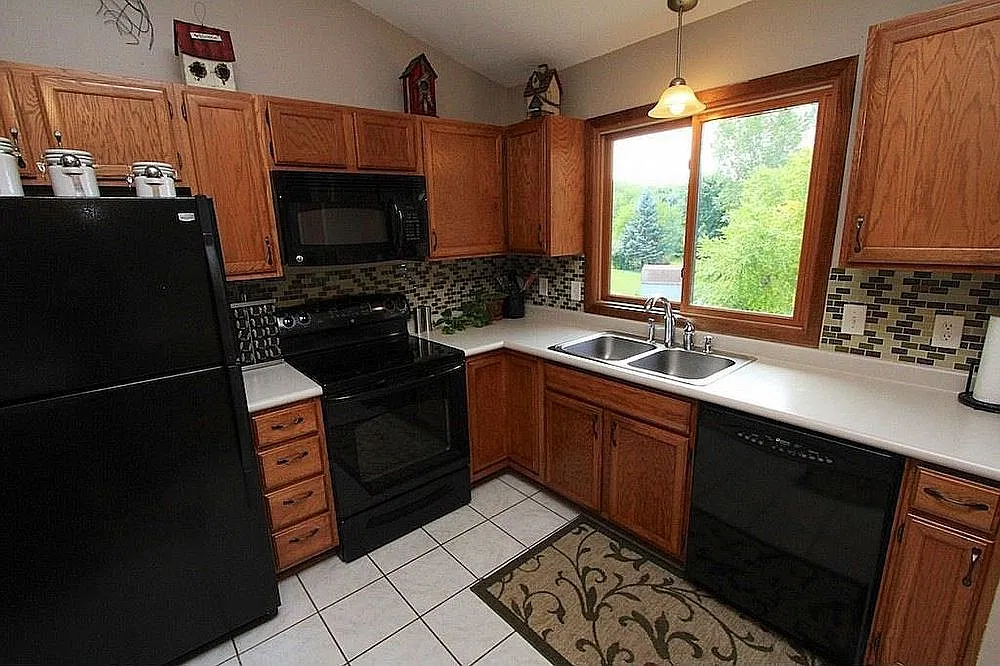 Nicely Updated 3BR/2BA Home on Quiet Cul de Sac — Photo 3
