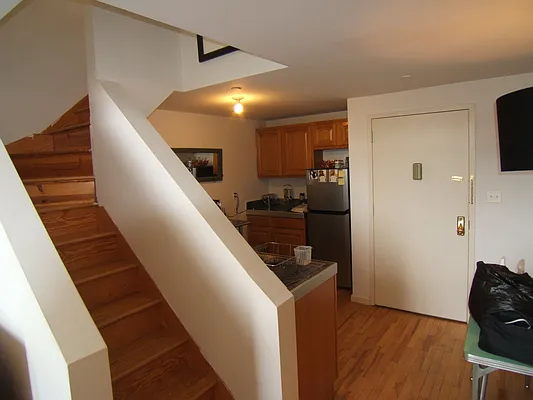 Rented by Joel Weisz, LREB | media 6