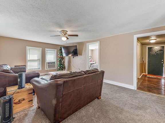 5th image of 106 S Erath St #0