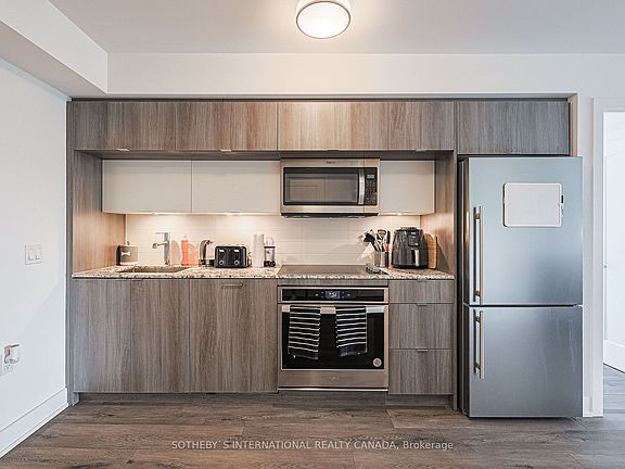 2nd image of 585 Bloor St E #1917