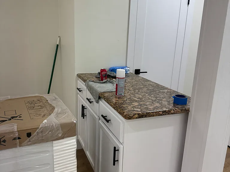 1042 S Shenandoah St #102 — Photo 5