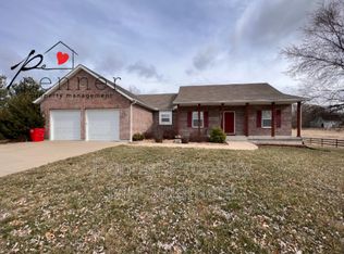 14803 S Bynum Rd, Lone Jack, MO 64070