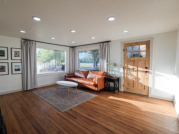 5th image of 8728 N Kraft Rd