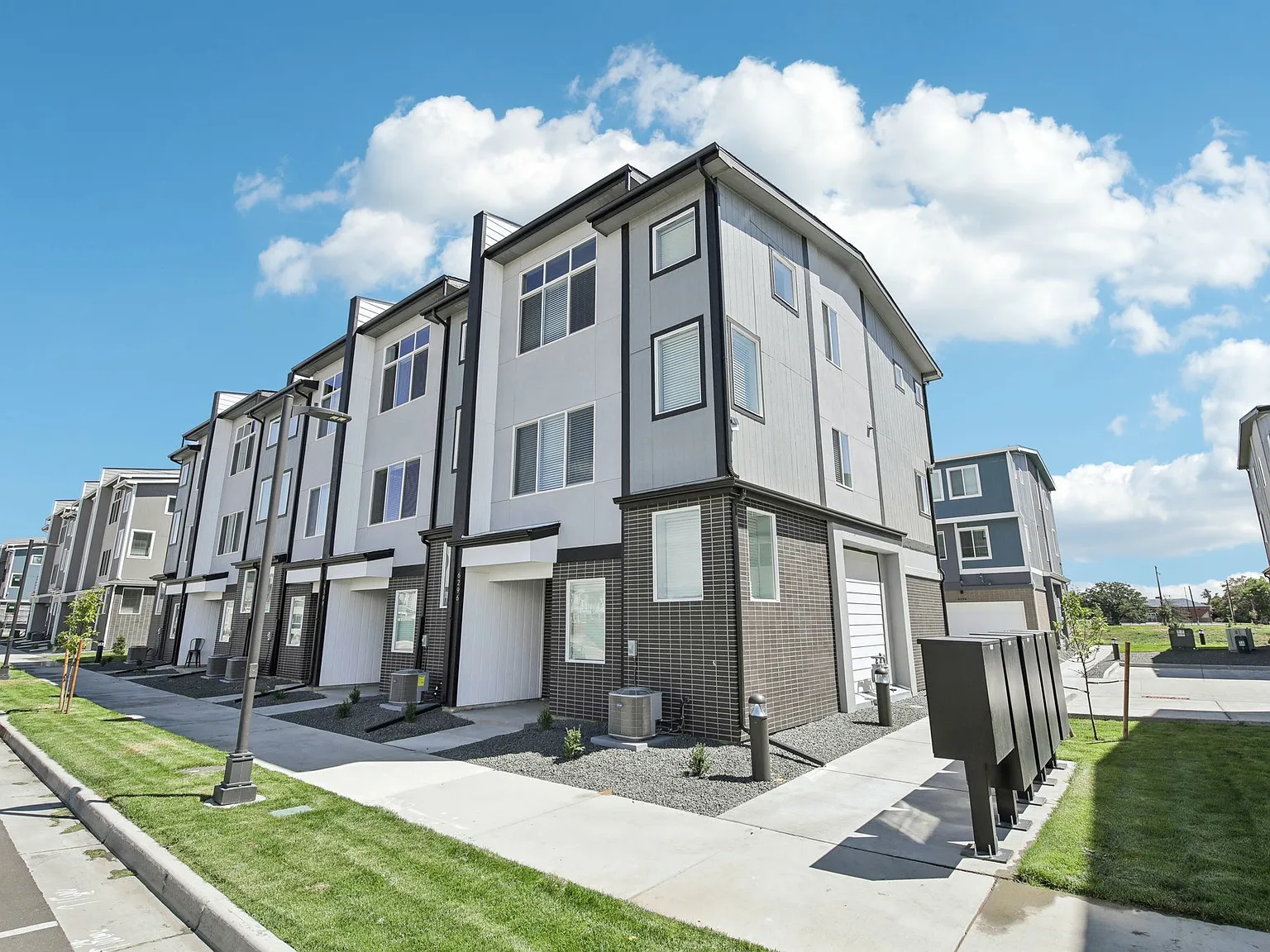 The Rowhomes at Greyhound Park — Photo 4