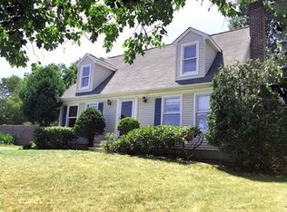 16 Meadowsweet Rd, Shrewsbury, MA 01545
