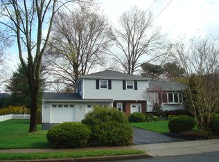 25 Ackerman St, Waldwick, NJ 07463