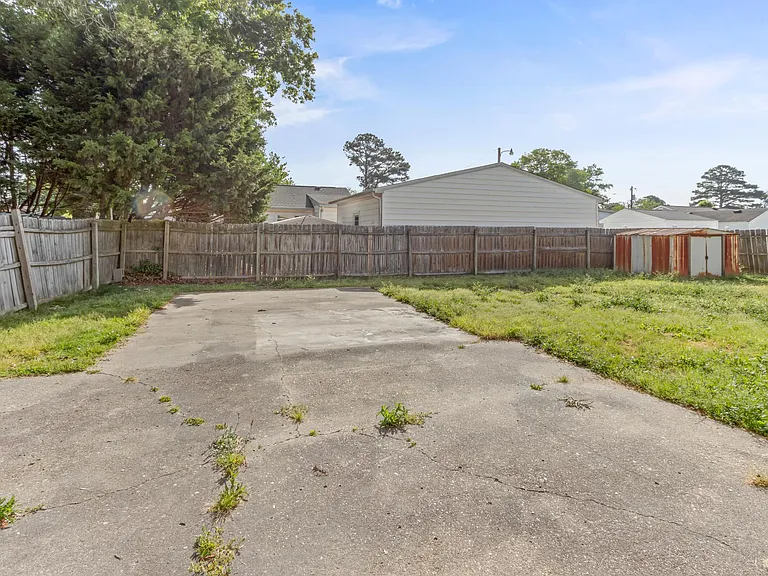 2124 Jeffrey Dr — Photo 19