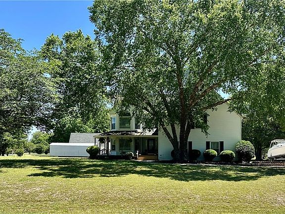 2nd image of 101 Fleetney Cir