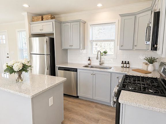 5th image of 9 Sargent Place #66