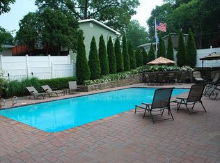 12 Cornell Dr, Hartsdale, NY 10530