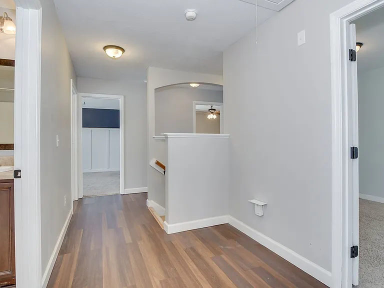 511 Sebastian Dr — Photo 27