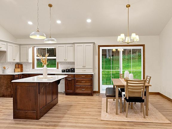 5th image of 35 Orchard View Ct