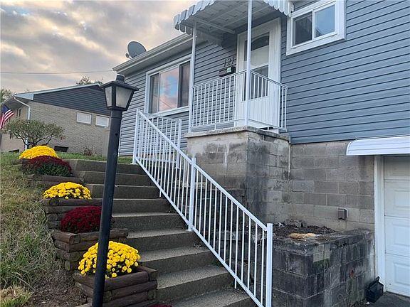 4th image of 121 Meade Dr