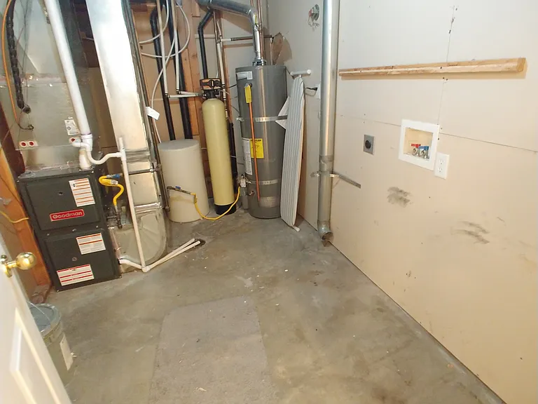 Utility Room \ Laundry Room