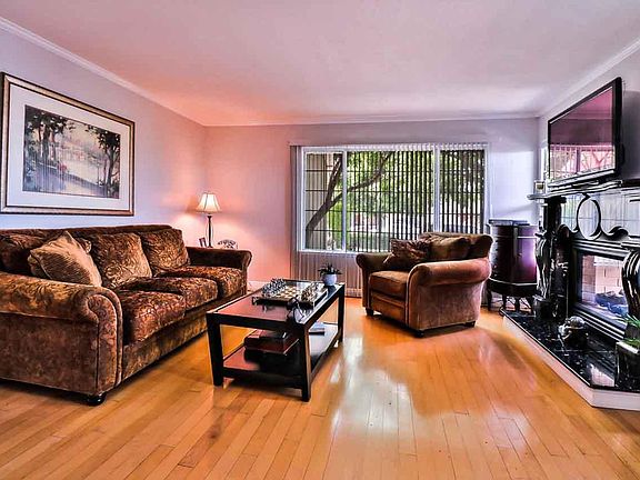 5th image of 126 Biddleford Ct