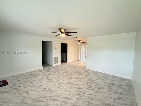 3rd image of 3558 Everglades Rd