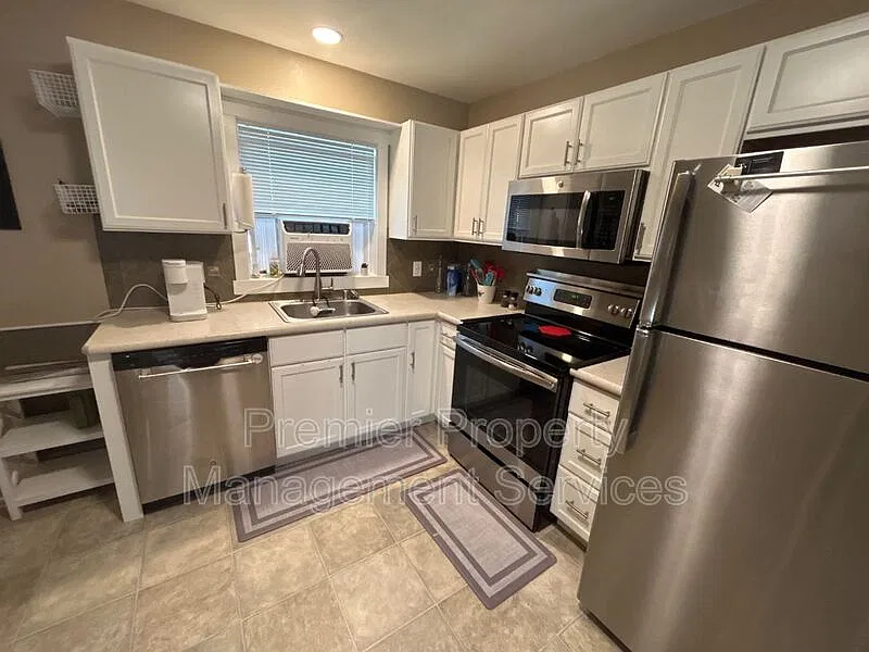 2 bed, 1.0 bath, 996 sqft, $1,295 — Photo 4