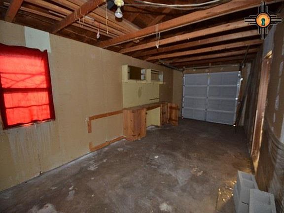 5th image of 2213 Gidding St