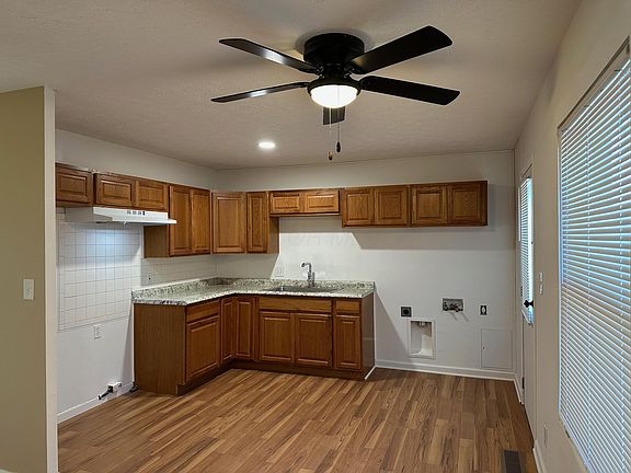 5th image of 4735 Frost Ave