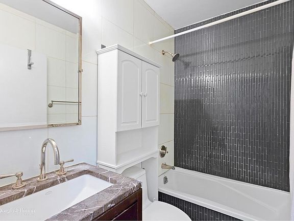 3rd image of 211 E 46th St #32B
