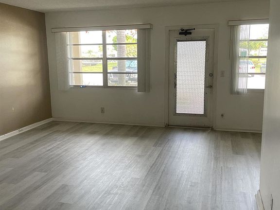 4th image of 130 Wellington Cir #G-1300