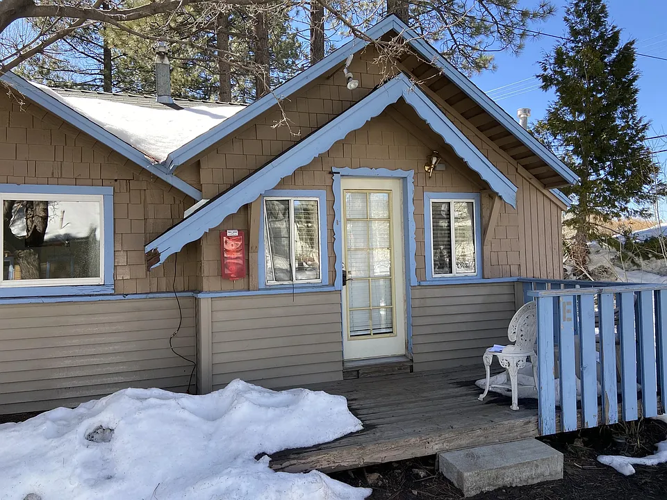 Snow Bear Lodge - E