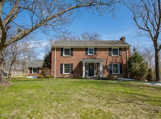 2303 Tuckaho Rd, Indian Hills, KY 40207