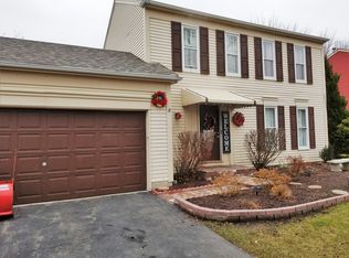 910 Tanglewood Dr, Algonquin, IL
