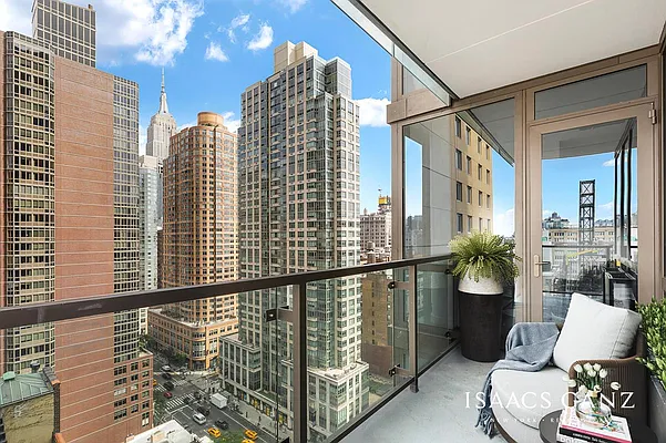 Sold by Isaacs Ganz Real Estate | media 10