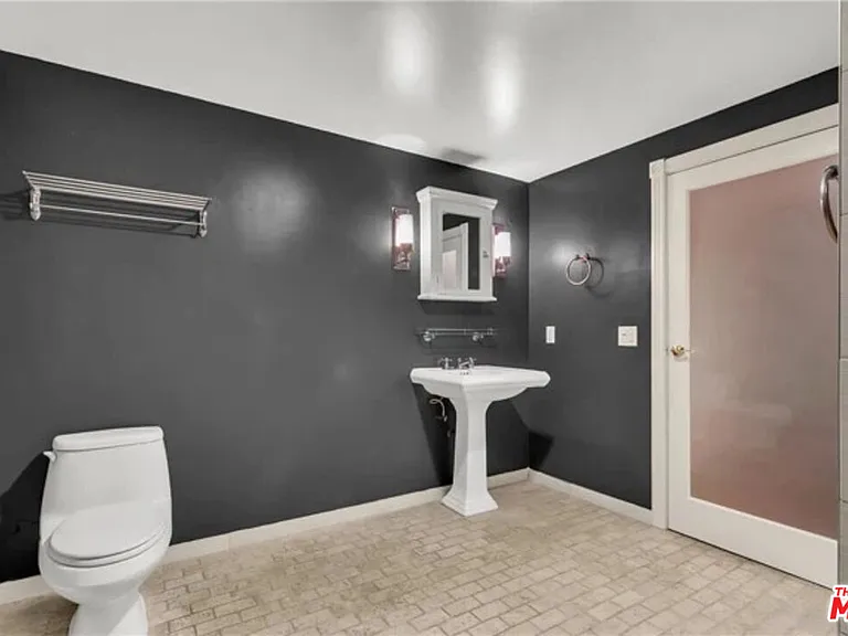 510 S Hewitt St #102 — Photo 21