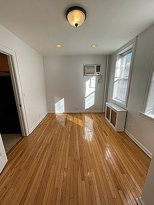 2nd image of 31-32 34th St #1L
