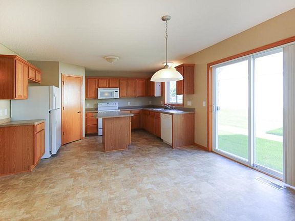 4th image of 1725 Wyndam Dr