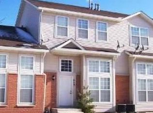 653 W Georgian Ct, Addison, IL 60101