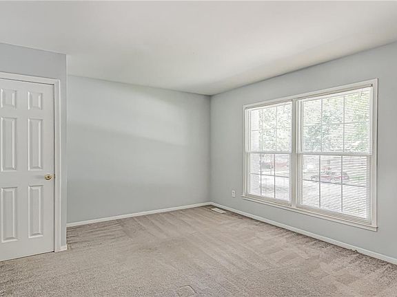 3rd image of 403 W Montcastle Dr